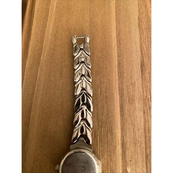 Elgin ELA269 Women's Round Analog Silver Tone Gold Plated Watch New Battery - Picture 4 of 8